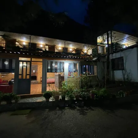 Bovilla Canyon1 Pensión